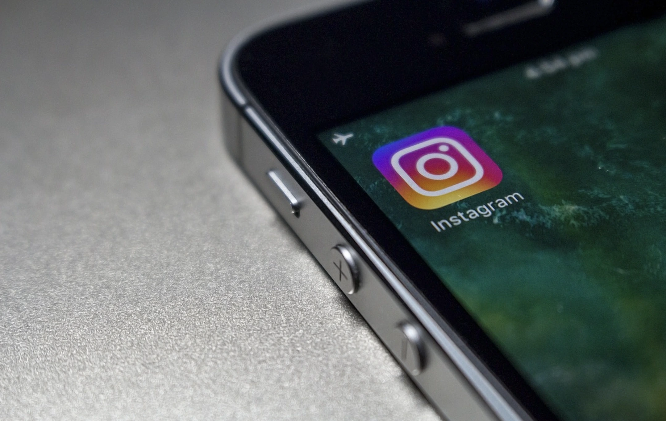 Instagram Testuje Funkcję Wyróżniającą Pominięte Treści od Znajomych