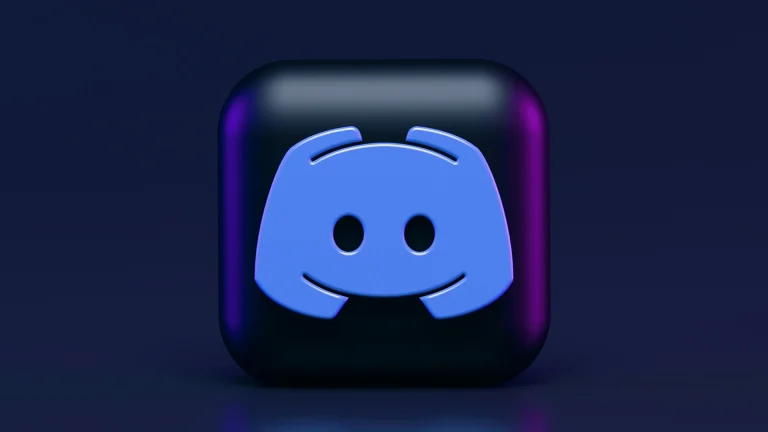Discord przeprowadza testy skanowania twarzy i żądań ID dla weryfikacji wieku Discord przeprowadza testy skanowania twarzy i żądań ID dla weryfikacji wieku