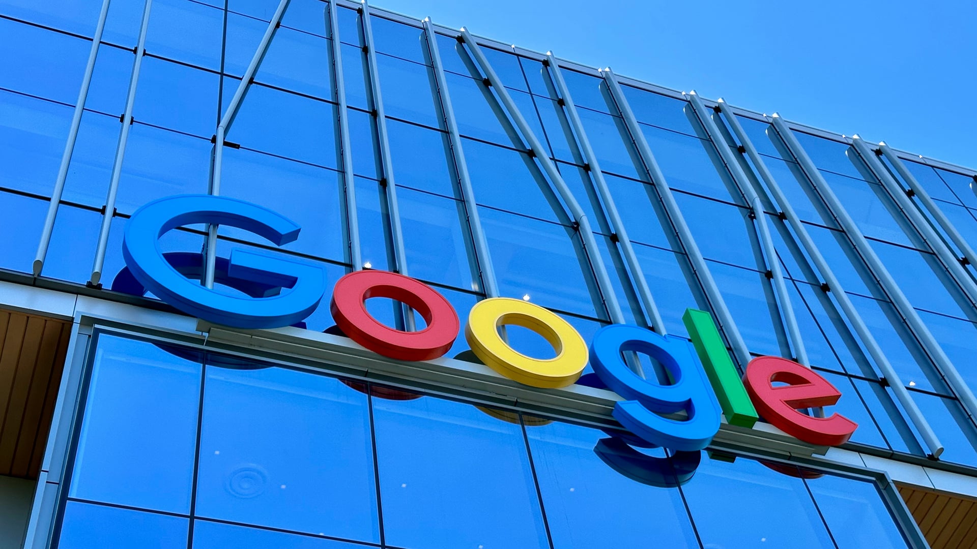 Google zainwestuje 25 miliardów dolarów w centra danych i infrastrukturę AI