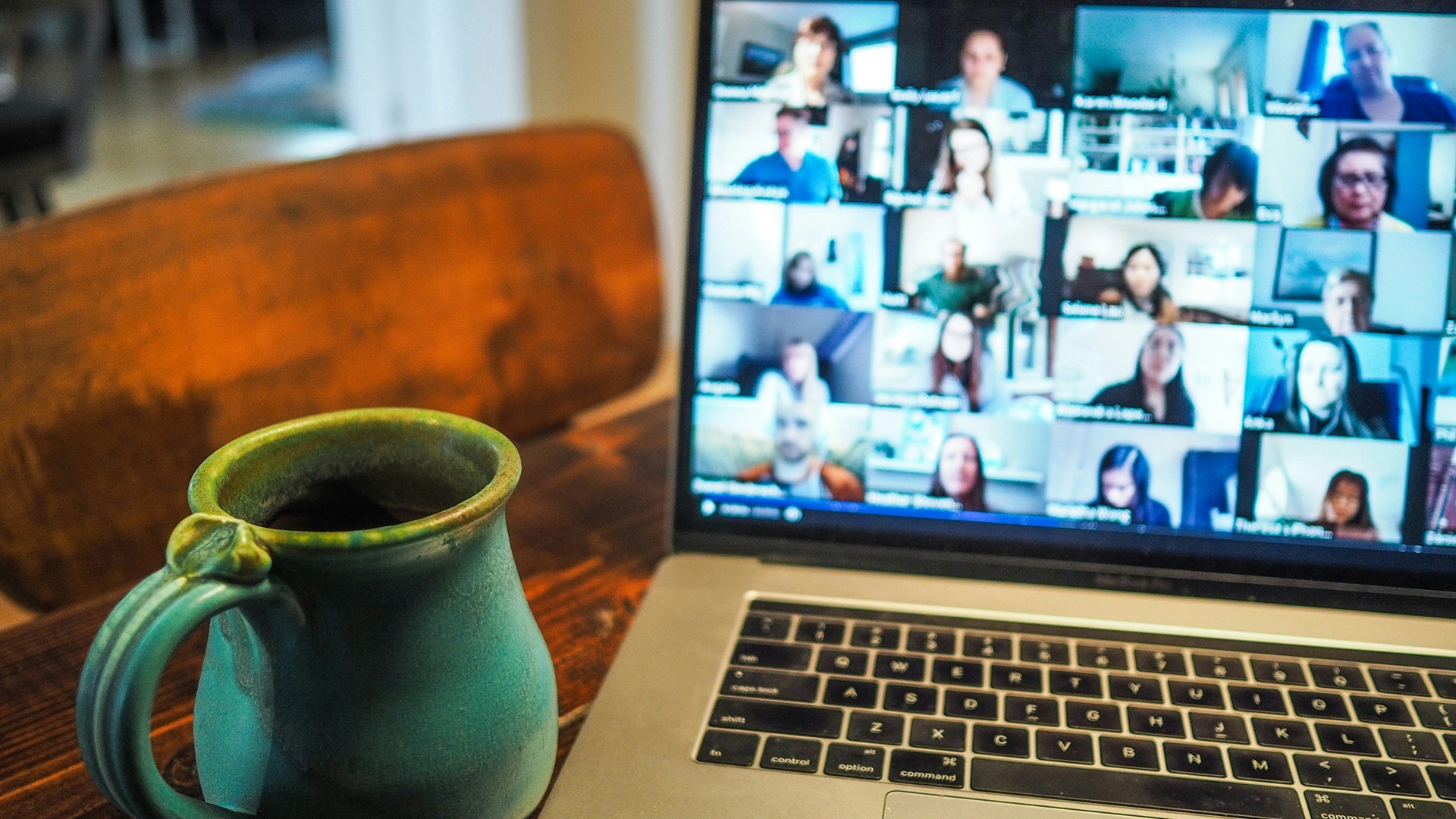 Zoom Ogłasza AI Companion 3.0 z Awatarami i Tłumaczeniem Głosu